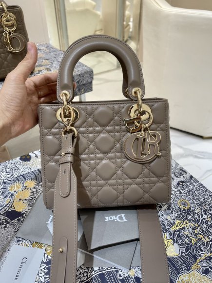 Dior lady four-grid Dai Fei Женская сумка LL_0802DI1 Dior lady four-grid Dai Fei Женская сумка LL_0802DI1