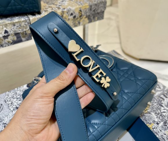 Dior lady four-grid Dai Fei Женская сумка LL_0802DI1 Dior lady four-grid Dai Fei Женская сумка LL_0802DI1