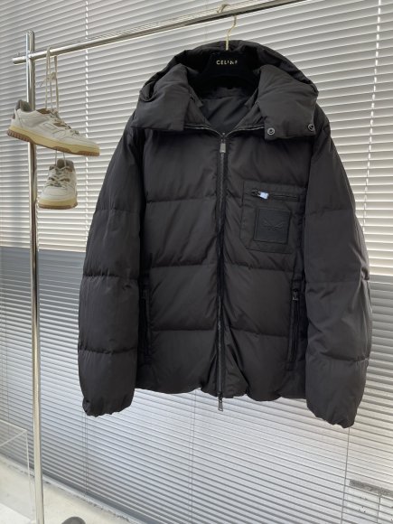 Fendi - Мужская двусторонняя куртка пуховик TJ_0412FE1 Fendi - Мужская двусторонняя куртка пуховик TJ_0412FE1