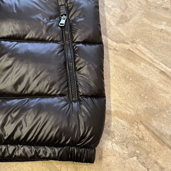 Moncler - Мужской жилет пуховик MI_0110MO2