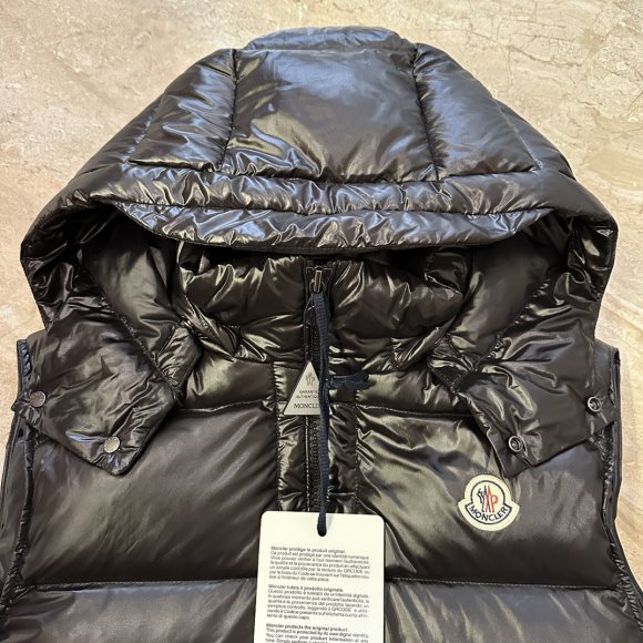 Moncler - Мужской жилет пуховик MI_0110MO2