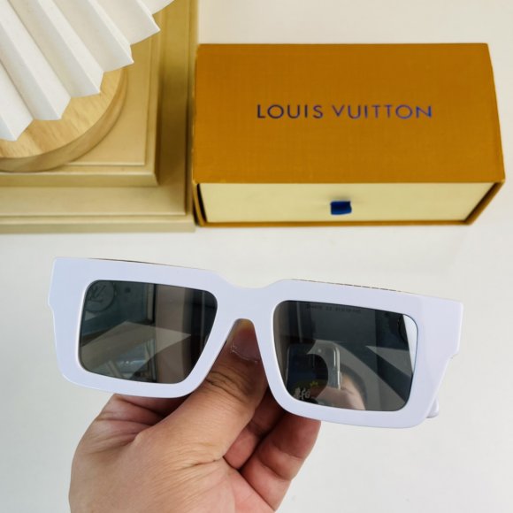 Louis Vuitton очки K2_2104LV1