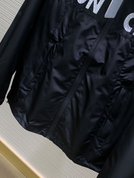 Moncler - Мужская куртка ветровка TI_1709MO3 Moncler - Мужская куртка ветровка TI_1709MO3