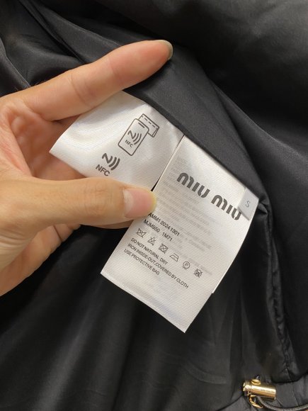 Miu Miu - Мужская демисезонная стеганая куртка DZ_1311MM1 Miu Miu - Мужская демисезонная стеганая куртка DZ_1311MM1