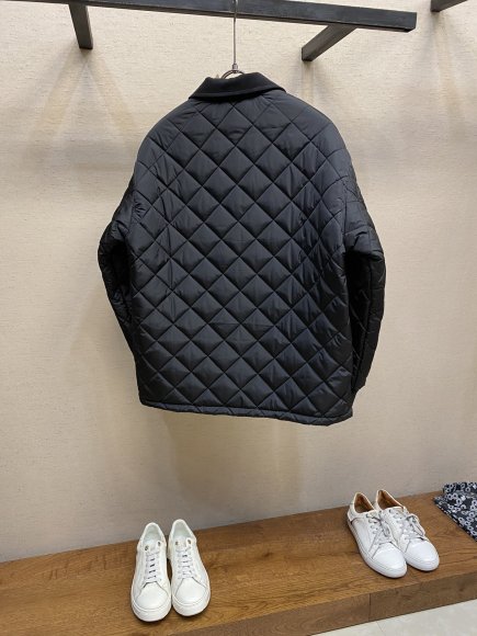 Miu Miu - Мужская демисезонная стеганая куртка DZ_1311MM1 Miu Miu - Мужская демисезонная стеганая куртка DZ_1311MM1