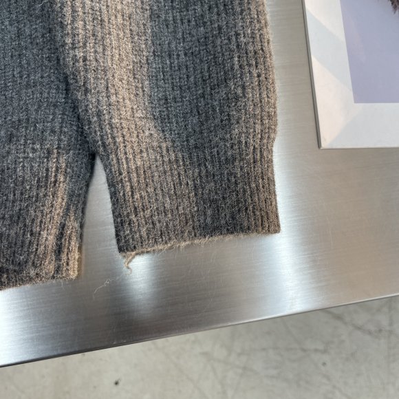 Maison Margiela MM6 - Мужская кофта свитер кардиган TJ_1012MM4 Maison Margiela MM6 - Мужская кофта свитер кардиган TJ_1012MM4