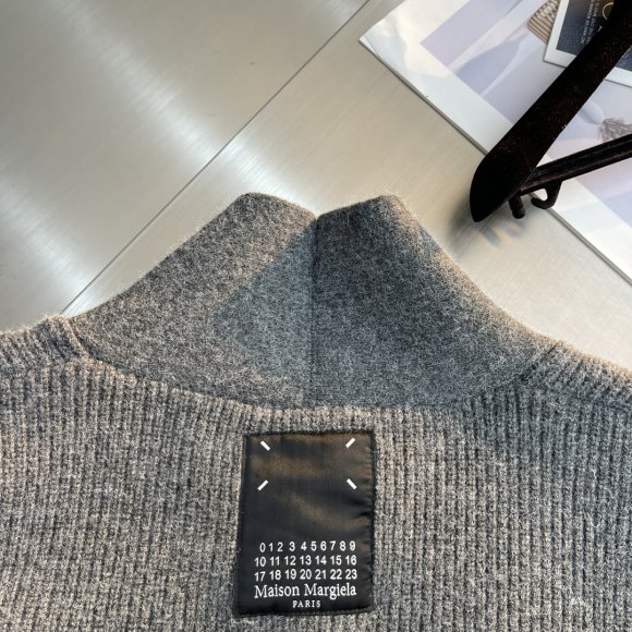 Maison Margiela MM6 - Мужская кофта свитер кардиган TJ_1012MM4 Maison Margiela MM6 - Мужская кофта свитер кардиган TJ_1012MM4