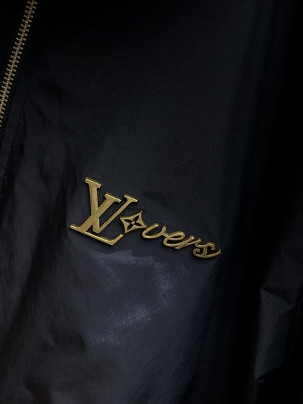 Louis Vuitton - Мужская куртка ветровка TI_1709LV4 Louis Vuitton - Мужская куртка ветровка TI_1709LV4