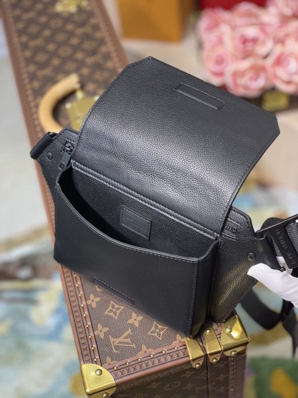 Louis Vuitton Aerogram Сумка поясная CN_1106LV1 Louis Vuitton Aerogram Сумка поясная CN_1106LV1