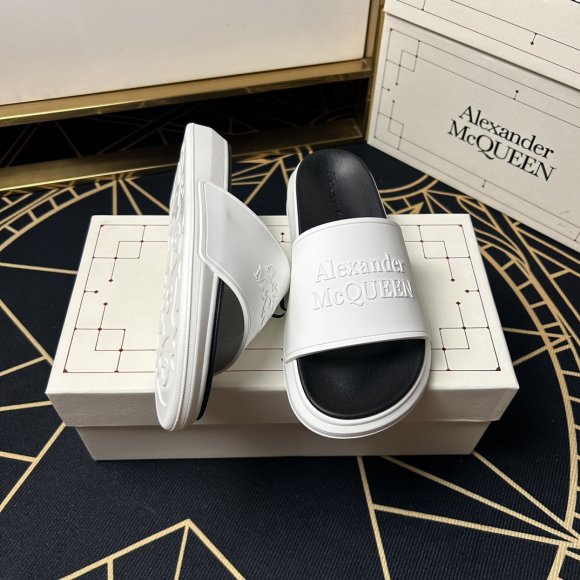 Alexander McQueen - Женские шлепанцы сланцы GTL_1004AM6W Alexander McQueen - Женские шлепанцы сланцы GTL_1004AM6W