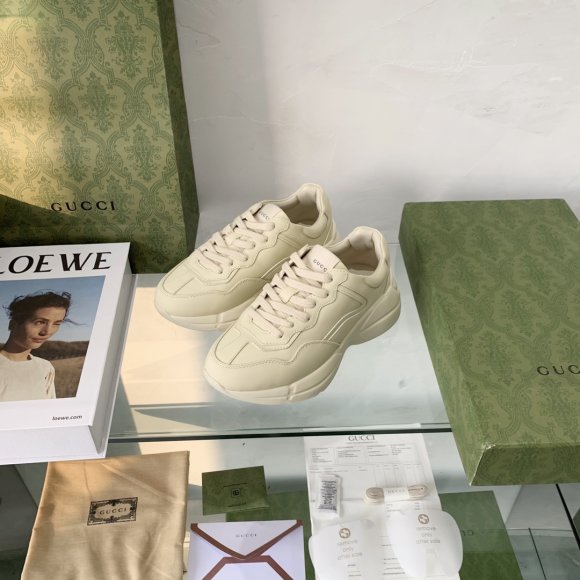 Gucci Rhyton Женские кроссовки MO_1509GU2W