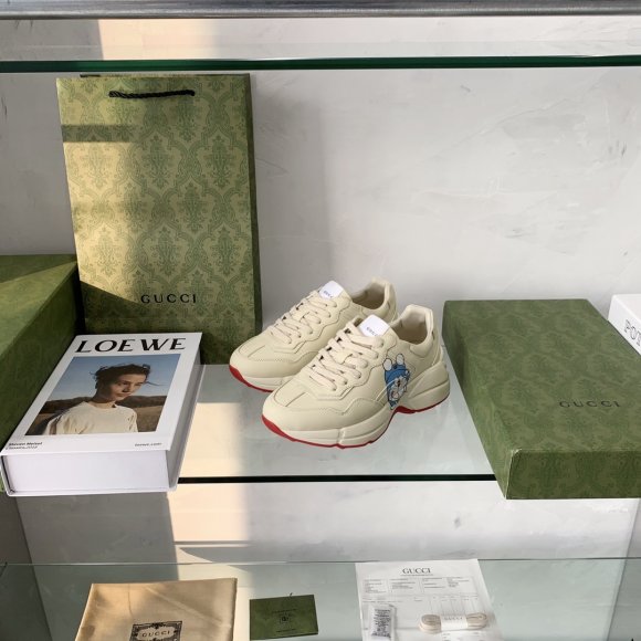 Gucci Rhyton Женские кроссовки MO_1509GU2W