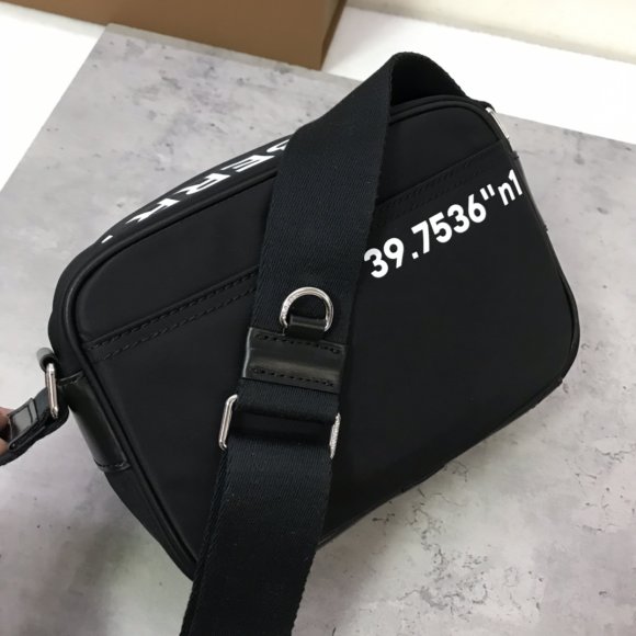 Burberry Сумка мессенджер BU1_2612BU3 Burberry Сумка мессенджер BU1_2612BU3