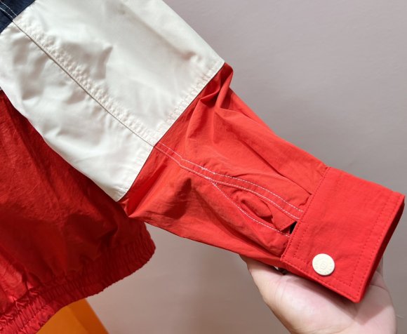 Gucci - Мужская куртка KO_0909GU1