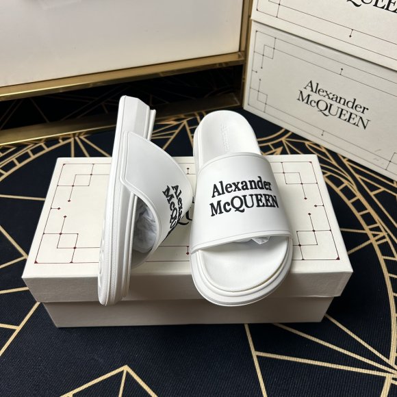 Alexander McQueen - Мужские шлепанцы сланцы GTL_1004AM7 Alexander McQueen - Мужские шлепанцы сланцы GTL_1004AM7