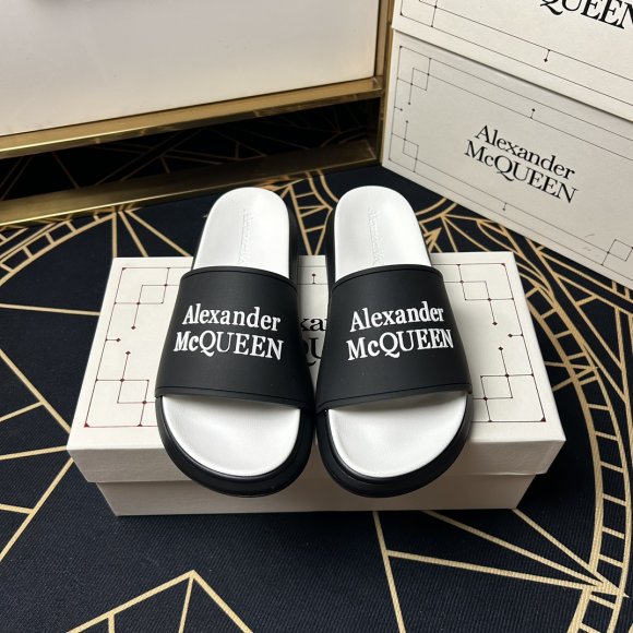 Alexander McQueen - Мужские шлепанцы сланцы GTL_1004AM7 Alexander McQueen - Мужские шлепанцы сланцы GTL_1004AM7