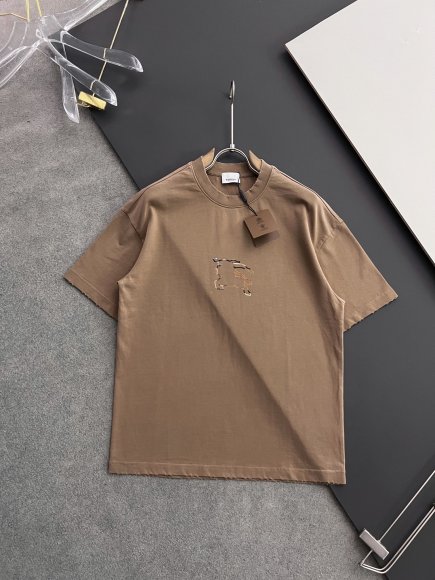 Burberry - Мужской костюм футболка шорты DF_0807BU9 Burberry - Мужской костюм футболка шорты DF_0807BU9