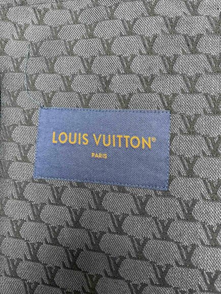 Louis Vuitton - Мужская куртка ветровка DZ_2907LV1