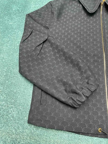 Louis Vuitton - Мужская куртка ветровка DZ_2907LV1