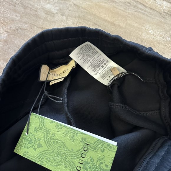 Gucci - Мужской спортивный костюм MI_0110GU8 Gucci - Мужской спортивный костюм MI_0110GU8