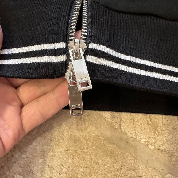 Gucci - Мужской спортивный костюм MI_0110GU8 Gucci - Мужской спортивный костюм MI_0110GU8