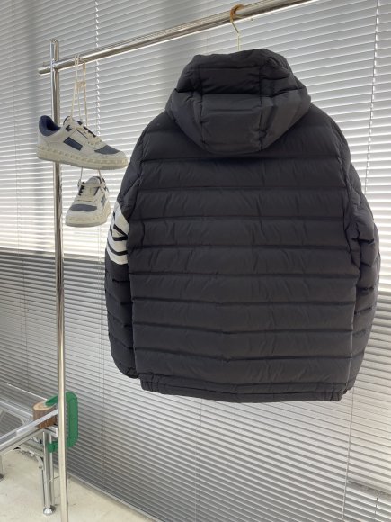 Thom Browne - Мужская куртка пуховик TJ_1012TB9