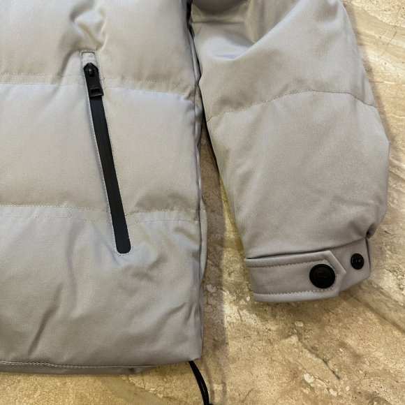 Fendi - Мужская куртка пуховик MI_0110FE9 Fendi - Мужская куртка пуховик MI_0110FE9