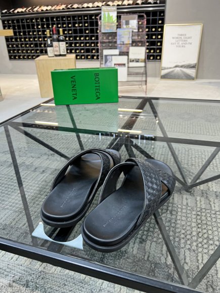 Bottega Veneta - Мужские шлепанцы сандалии GTL_1004BV9 Bottega Veneta - Мужские шлепанцы сандалии GTL_1004BV9