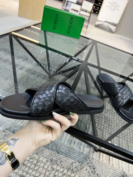 Bottega Veneta - Мужские шлепанцы сандалии GTL_1004BV9 Bottega Veneta - Мужские шлепанцы сандалии GTL_1004BV9