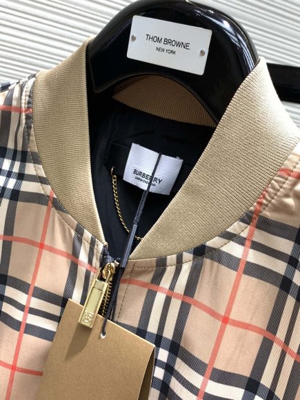 Burberry - Мужская куртка бомбер TI_0209BU3