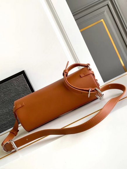 Givenchy Voyou Roller - Сумка цилиндр GI_1510GI1 Givenchy Voyou Roller - Сумка цилиндр GI_1510GI1