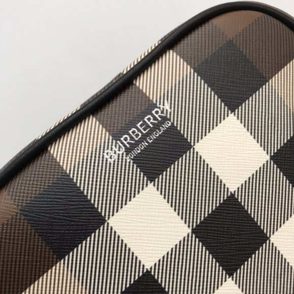 Burberry Сумка мессенджер BU1_2612BU4 Burberry Сумка мессенджер BU1_2612BU4