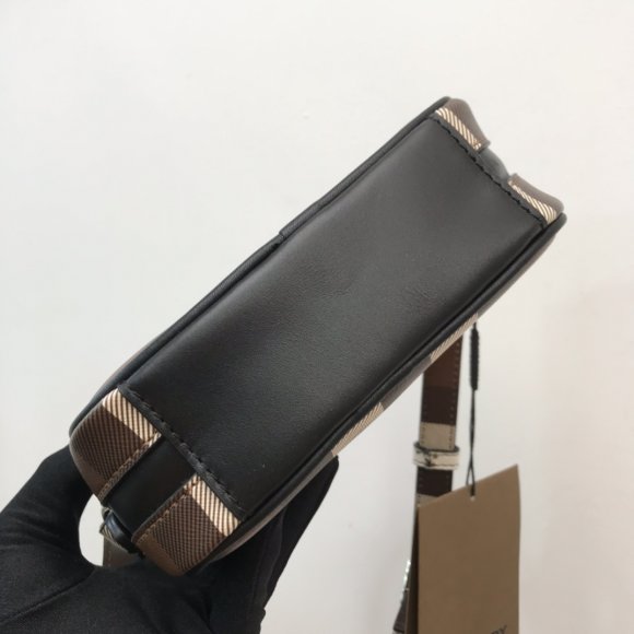Burberry Сумка мессенджер BU1_2612BU4 Burberry Сумка мессенджер BU1_2612BU4