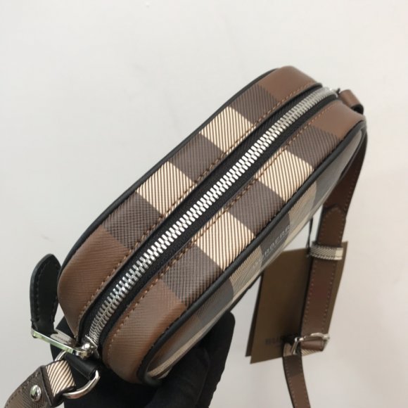 Burberry Сумка мессенджер BU1_2612BU4 Burberry Сумка мессенджер BU1_2612BU4