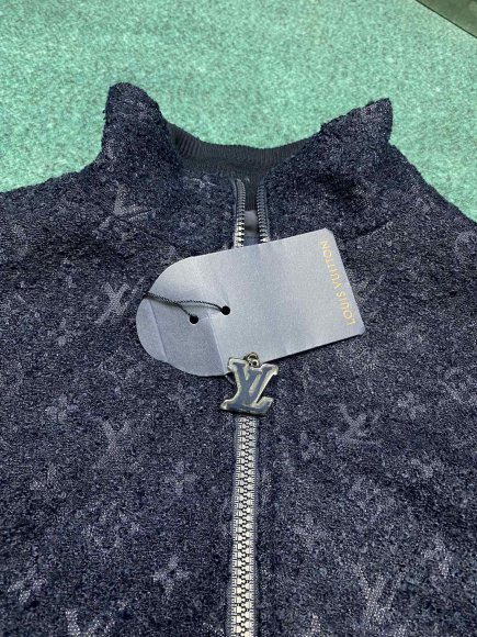 Louis Vuitton - Мужская кофта куртка толстовка DZ_2907LV5 Louis Vuitton - Мужская кофта куртка толстовка DZ_2907LV5