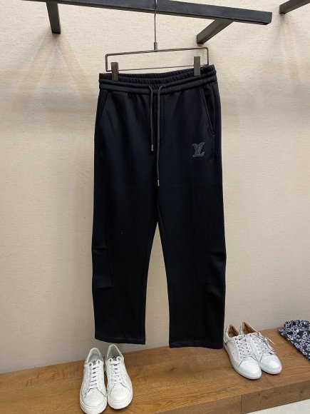 Louis Vuitton - Мужские спортивные штаны DZ_1208LV9 Louis Vuitton - Мужские спортивные штаны DZ_1208LV9