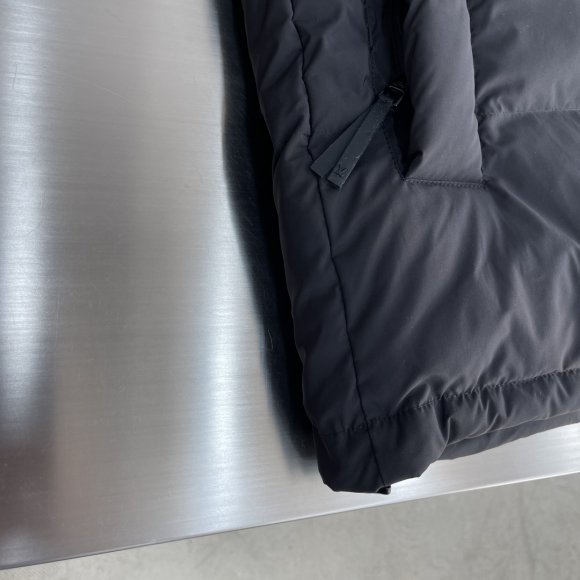 Louis Vuitton - Мужская куртка пуховик TJ_0210LV2 Louis Vuitton - Мужская куртка пуховик TJ_0210LV2