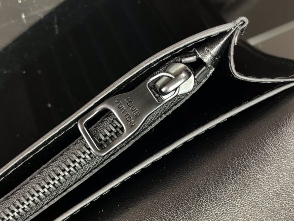 Louis Vuitton Кошелек CN_0505LV1 Louis Vuitton Кошелек CN_0505LV1