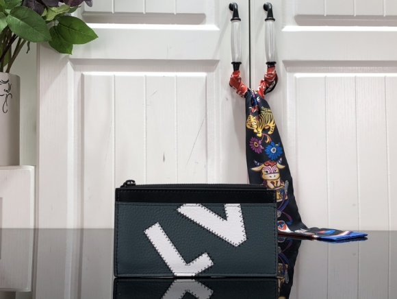 Louis Vuitton Кошелек CN_0505LV1 Louis Vuitton Кошелек CN_0505LV1