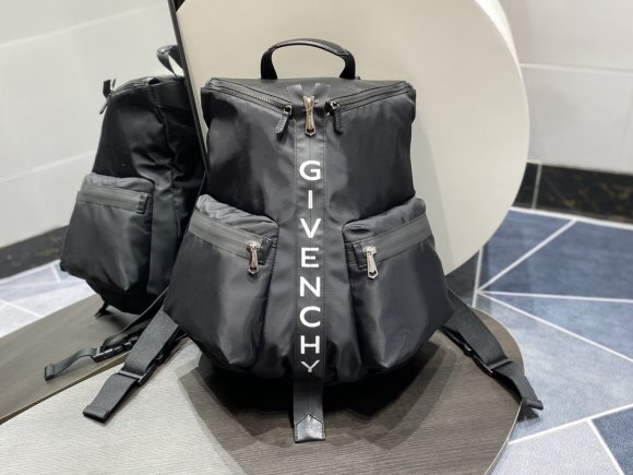 Givenchy - Сумка рюкзак GI_1510GI2