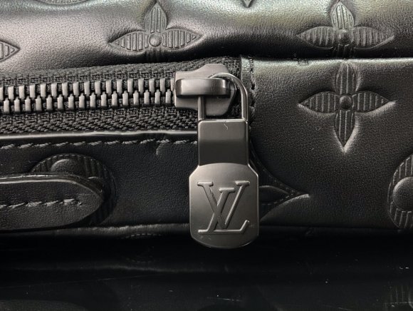 Louis Vuitton коллаборация с Nigo Сумка чехол CN_0604LV2
