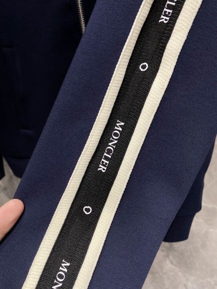 Moncler - Мужской спортивный костюм DF_2608MO4 Moncler - Мужской спортивный костюм DF_2608MO4