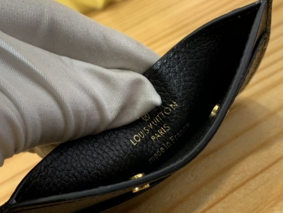 Louis Vuitton Держатель для карт CN_0505LV2 Louis Vuitton Держатель для карт CN_0505LV2