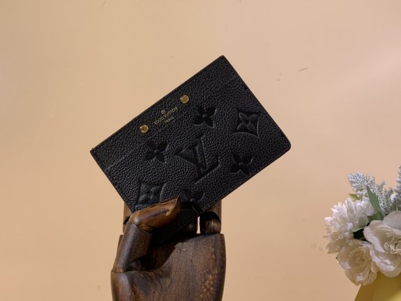 Louis Vuitton Держатель для карт CN_0505LV2 Louis Vuitton Держатель для карт CN_0505LV2