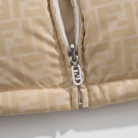 Fendi - Женская двусторонняя куртка пуховик ACE_0512FE3 Fendi - Женская двусторонняя куртка пуховик ACE_0512FE3