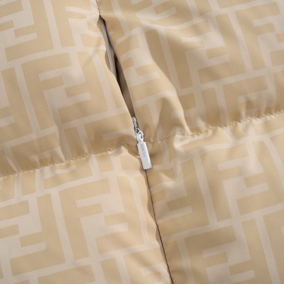 Fendi - Женская двусторонняя куртка пуховик ACE_0512FE3 Fendi - Женская двусторонняя куртка пуховик ACE_0512FE3