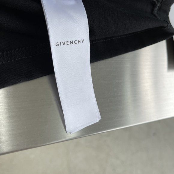 Givenchy - Мужская футболка майка TJ_0406GI10
