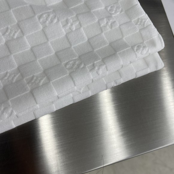 Louis Vuitton - Мужской костюм футболка шорты TJ_0907LV5 Louis Vuitton - Мужской костюм футболка шорты TJ_0907LV5