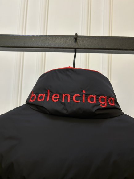 Balenciaga - Мужская двусторонняя куртка пуховик KN_1510BA2 Balenciaga - Мужская двусторонняя куртка пуховик KN_1510BA2
