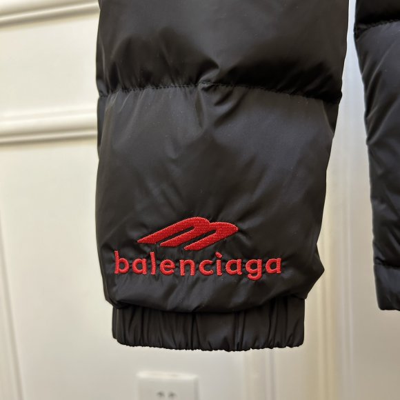 Balenciaga - Мужская двусторонняя куртка пуховик KN_1510BA2 Balenciaga - Мужская двусторонняя куртка пуховик KN_1510BA2